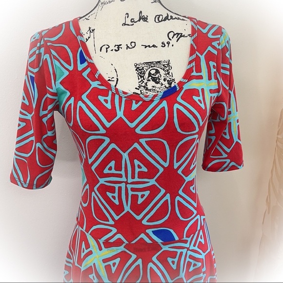 💕Beautiful Red Geometric Lularoe Nicole Fit & Flare Dress💕 - Picture 4 of 11